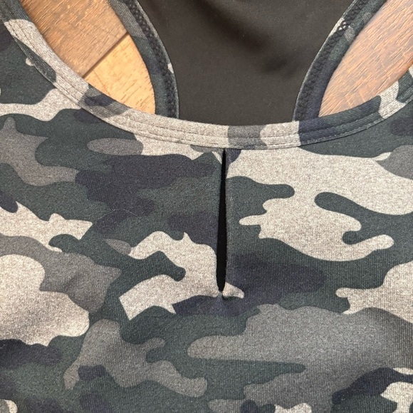 FABLETICS Camo Sylvia Sports Bra Moss Camo Large - Picture 6 of 9